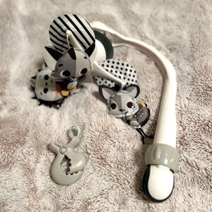 Sassy portable baby mobile for use on car seat , crib etc .